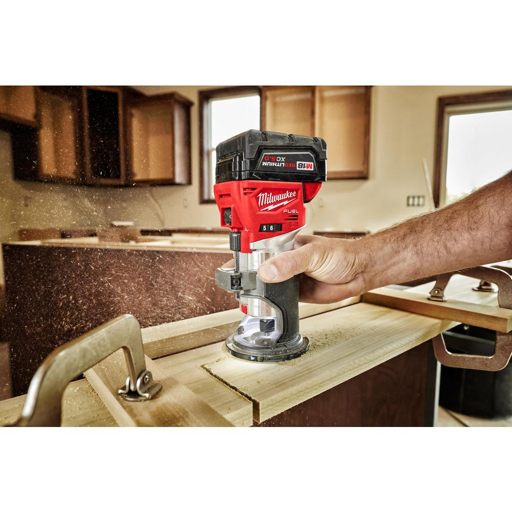 2025 Kit combinado inalámbrico Milwaukee M18 FUEL de 18 V sin escobillas (10 herramientas) con (2) baterías de 5,0 Ah, (1) cargador y (2) bolsas para herramientas