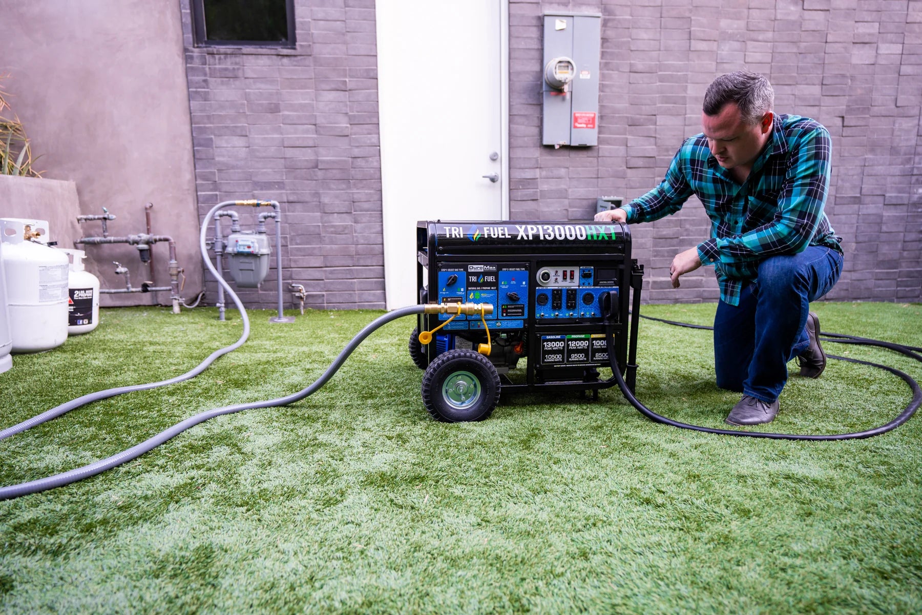 2025 Generador Portátil Trifuel 13 000 W HXT con Alerta de Monóxido de Carbono (CO)