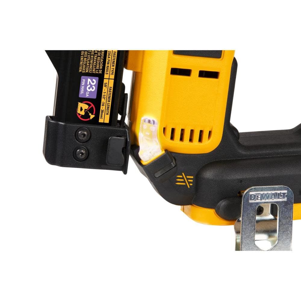 2025 Kit de Clavadora de Clavillos ATOMIC Compact Series 20V MAX 23 Gauge DCN623D1