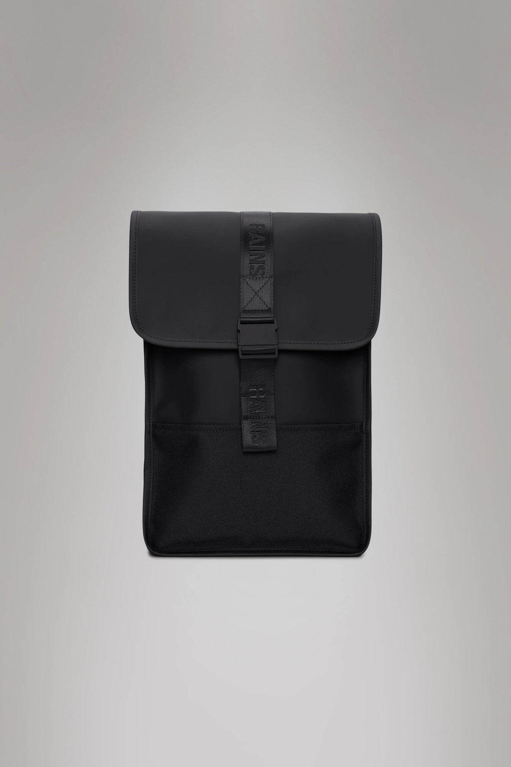 2025 Trail Backpack Mini – Mochila de Día Repelente al Agua (15") con Solapa y Hebilla de Goma – Tejido PU – Compartimento Acolchado para Portátil