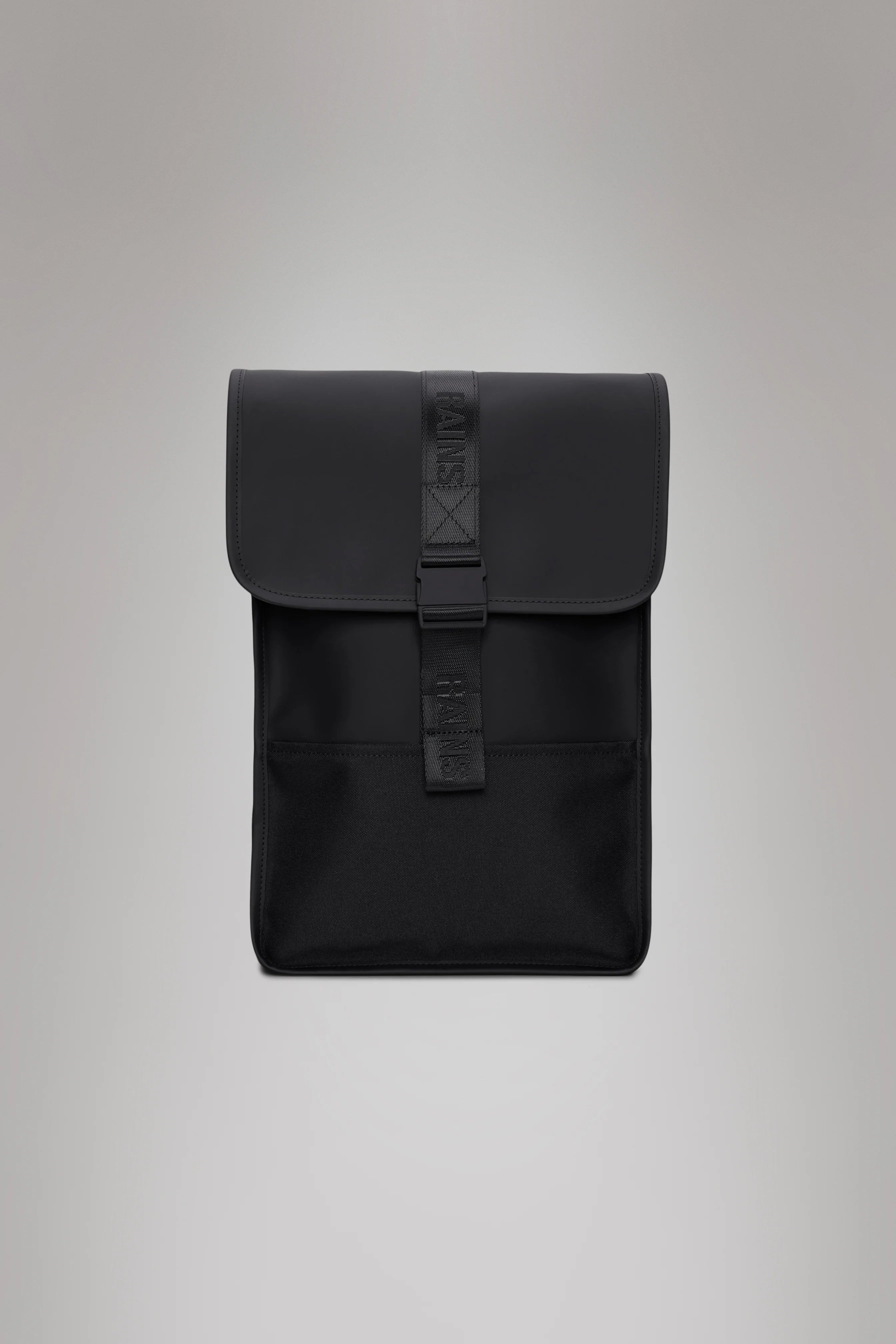2025 Trail Backpack Mini – Mochila de Día Repelente al Agua (15") con Solapa y Hebilla de Goma – Tejido PU – Compartimento Acolchado para Portátil