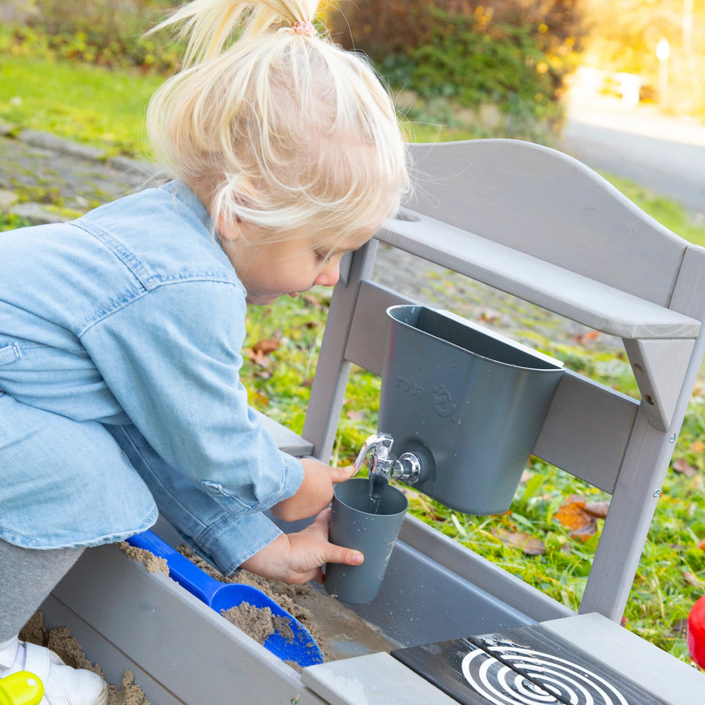 Cocina móvil de juego y barro BBQ para niños – Madera certificada FSC – Acabado en gris grabado