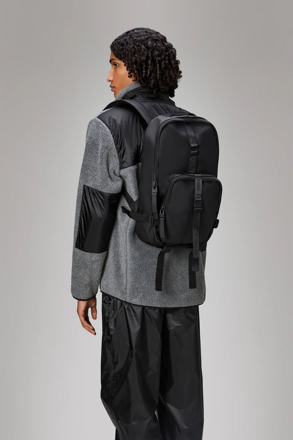 2025 Trail Rucksack – Mochila para Portátil Repelente al Agua (15") con Diseño Deportivo y Correas de Compresión – Dos Compartimentos Principales y Revestimiento PU – Para Uso Diario y al Aire Libre
