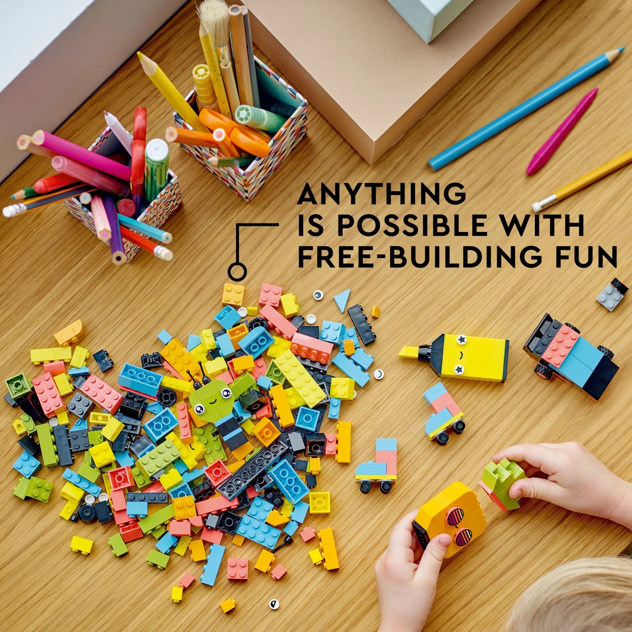 LEGO Classic Caja de Ladrillos Creativos de Colores Neón Set 11027, Juguete de Construcción para Crear un Coche, Piña, Extraterrestre, Patines y Más Ideas para Construir, para Niños y Niñas de 5 Años en Adelante