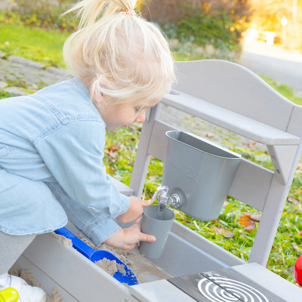 Cocina de juego al aire libre con accesorios – Madera certificada FSC – Acabado en gris grabado