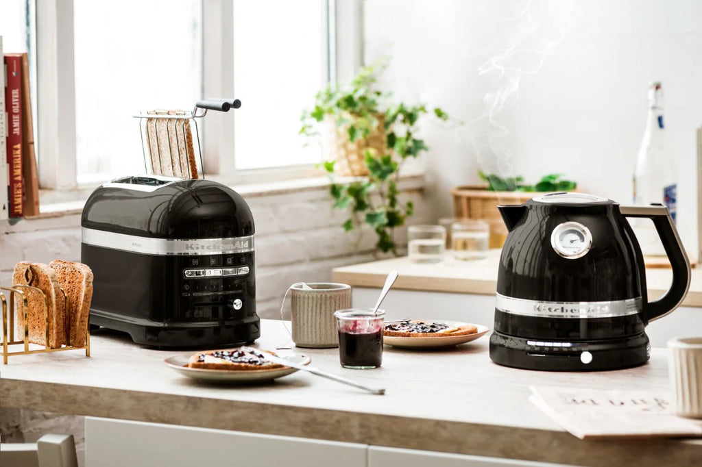 2025 Tostadora Artisan de 2 ranuras KitchenAid 5KMT2204