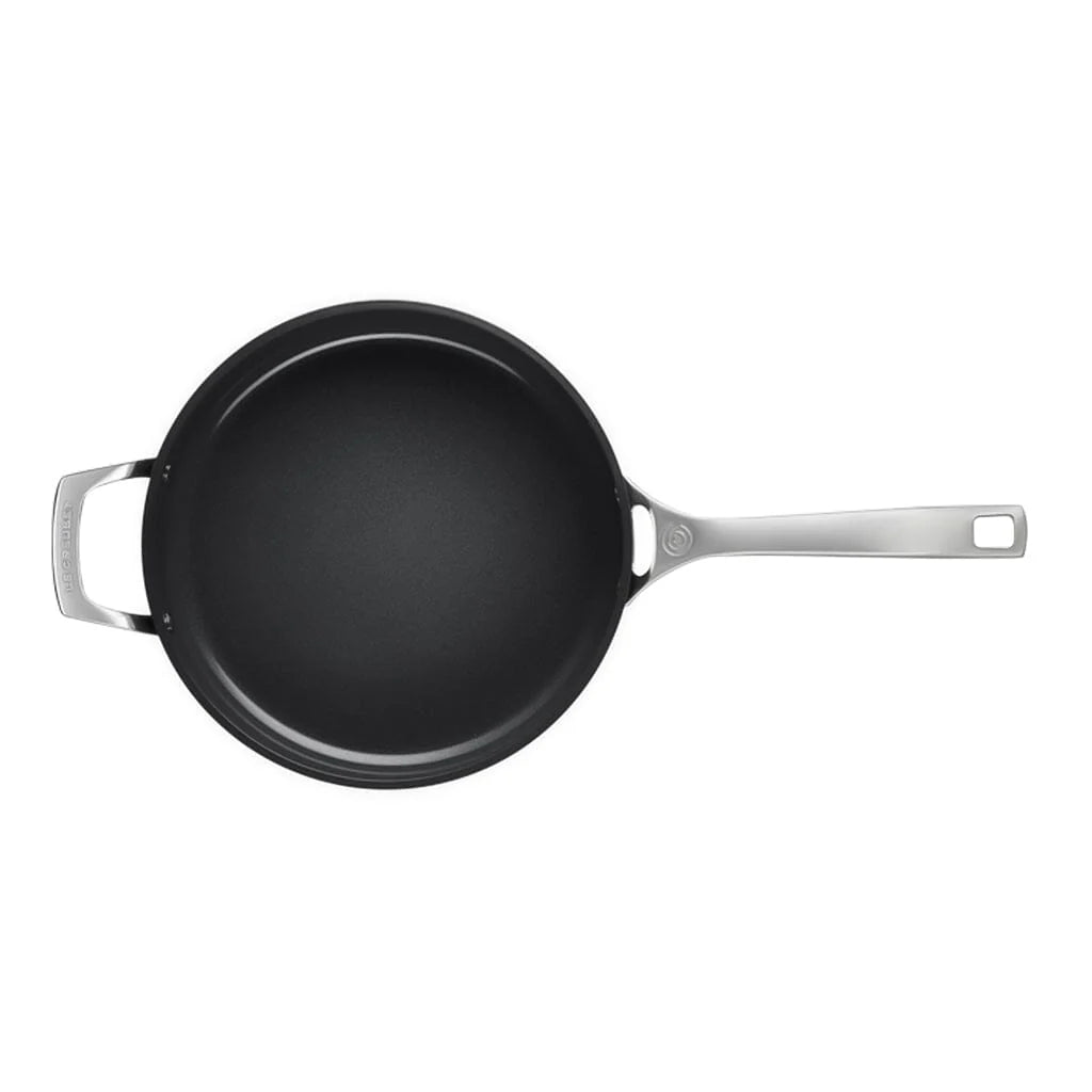 2025 Le Creuset - Cazo Antiadherente Essential 26 cm