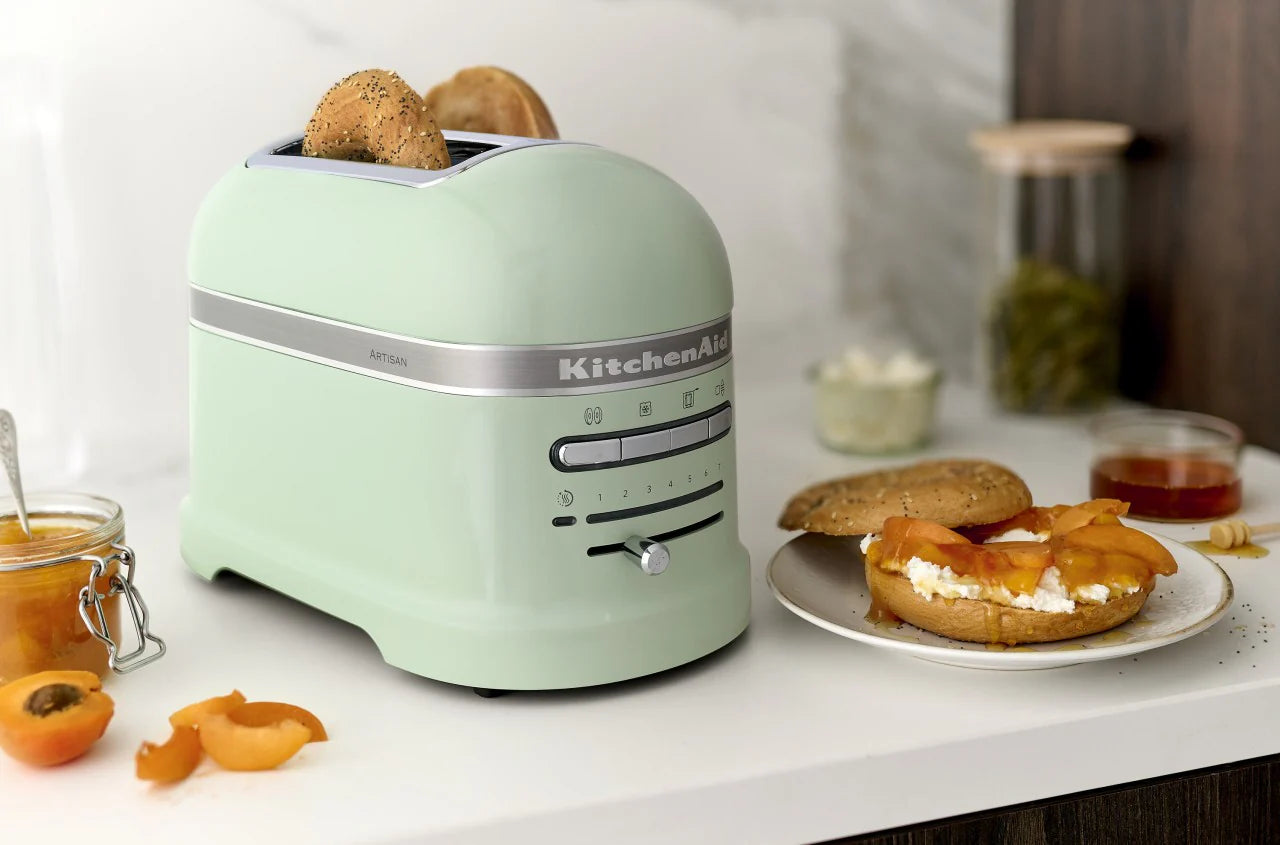 2025 Tostadora Artisan de 2 ranuras KitchenAid 5KMT2204