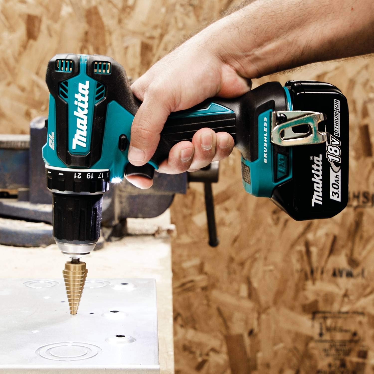 Makita XFD131 Kit de Taladro-Atornillador Inalámbrico sin Escobillas 18V LXT de 1/2" (3.0Ah)