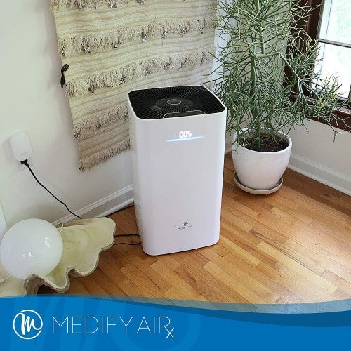 Medify MA-112 | El Único Purificador de Aire con CADR de 950 y Filtro HEPA H13 | Cubre hasta 465 m² cada 12 minutos / 4650 pies² cada hora | Doble Entrada de Aire con 2 Juegos de Filtros para Alergias, Smog, Olores, Humo, Caspa de Mascotas y Polvo