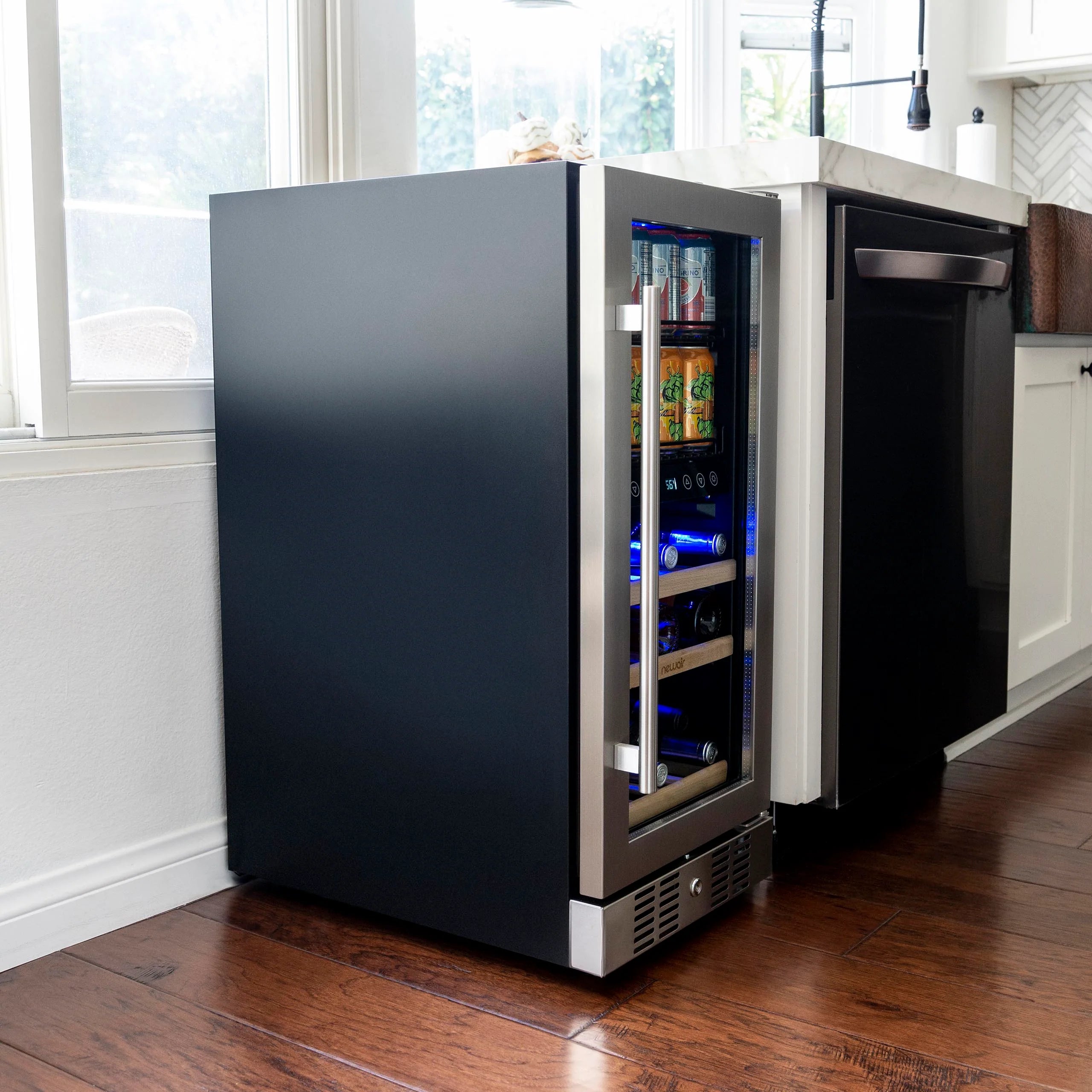 2025 Newair® Refrigerador Empotrable de Doble Zona para Bebidas – 48 Latas y 9 Botellas – 15 Pulgadas