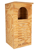 Caja Nido para Búho Barrado de JCs Wildlife – Contrachapado tratado para exteriores – Herrajes de montaje y virutas de pino incluidas – Puerta especial para limpieza fácil – Hecho en EE. UU.