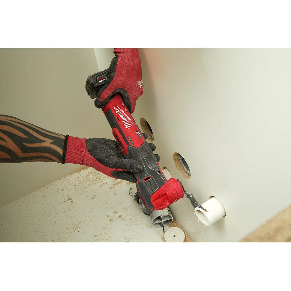 2025 Herramienta Oscilante Multifunción Milwaukee M12 FUEL™ – Potencia, Precisión y Confort en un Solo Equipo