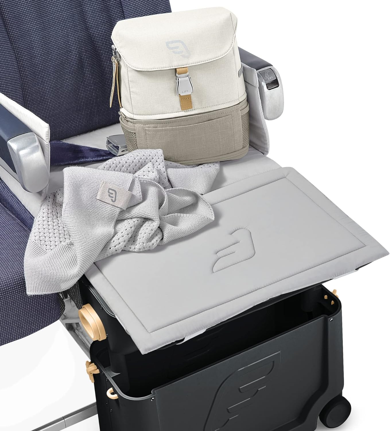 JetKids by Stokke Travel Bundle – Incluye maleta infantil para montar con cama de vuelo + mochila Crew – Ideal para edades de 3 a 7 años