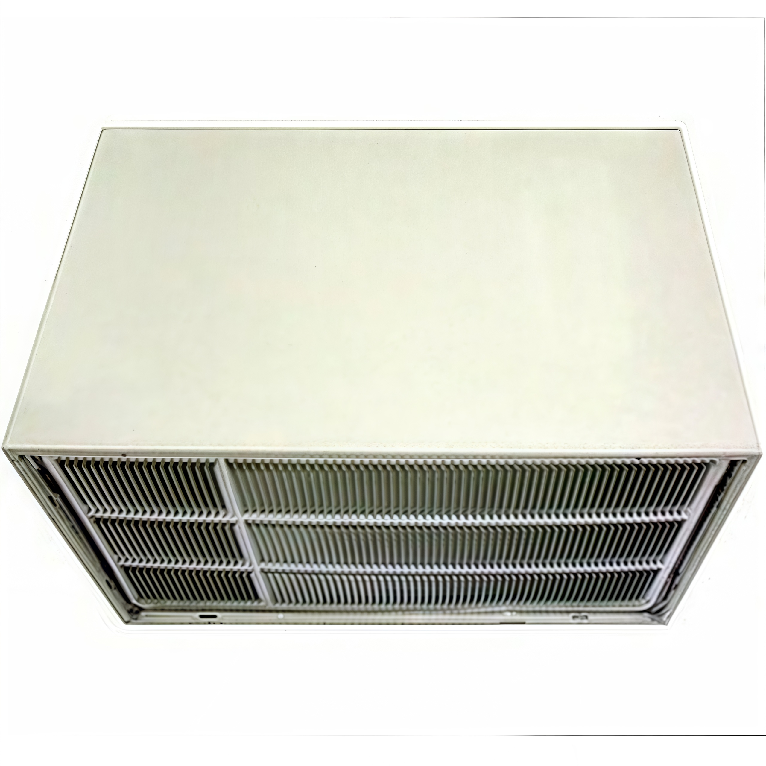Rejilla Trasera de Aluminio Estampado y Caja de Pared de 26" para Acondicionadores de Aire Empotrables LG, Modelo AXSVA4