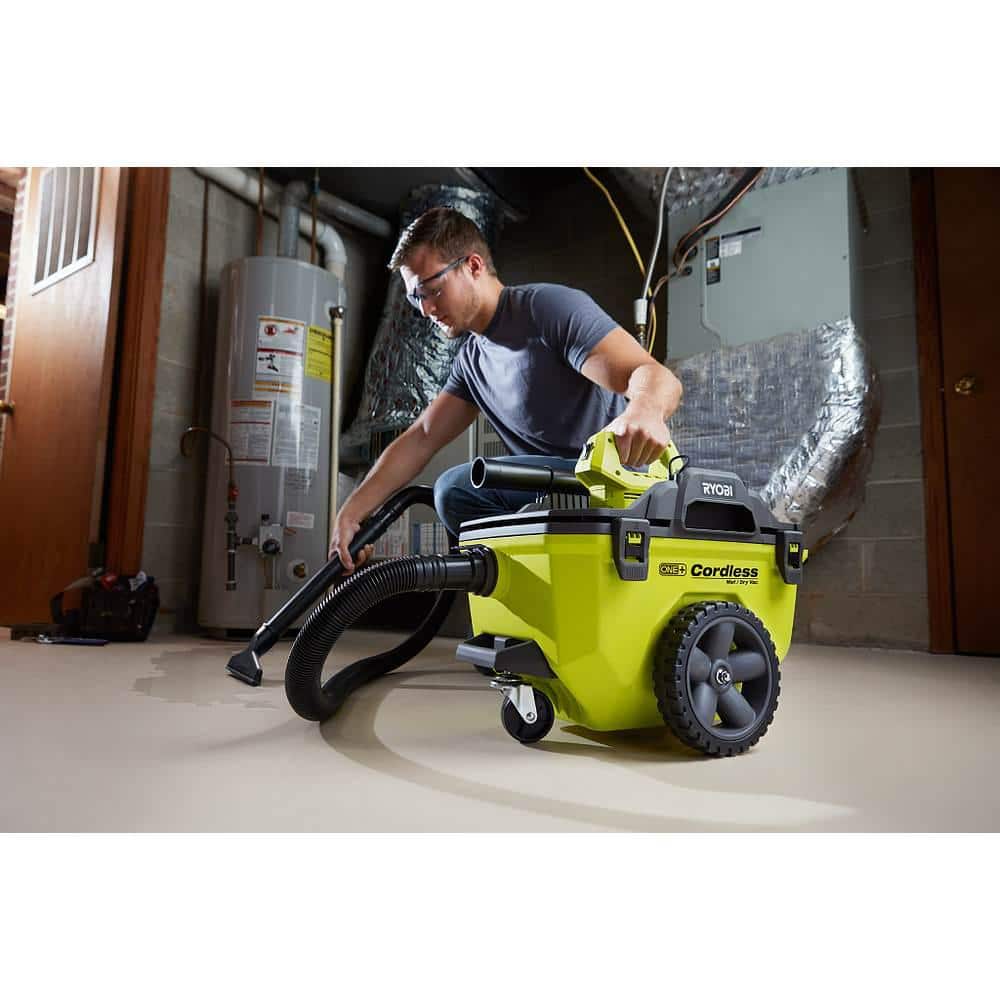 2025 Kit de Aspiradora Seca/Húmeda Inalámbrica Ryobi ONE+ 18V de 6 Galones con Batería de 4.0 Ah, Cargador y Accesorios P770KN