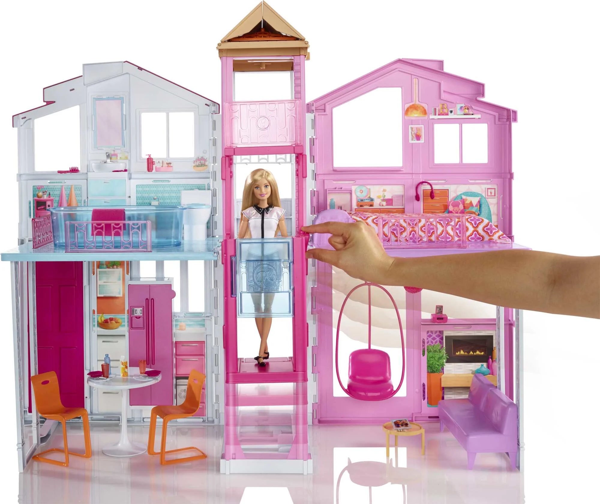 Casa de Tres Pisos Barbie, para edades de 3 años en adelante