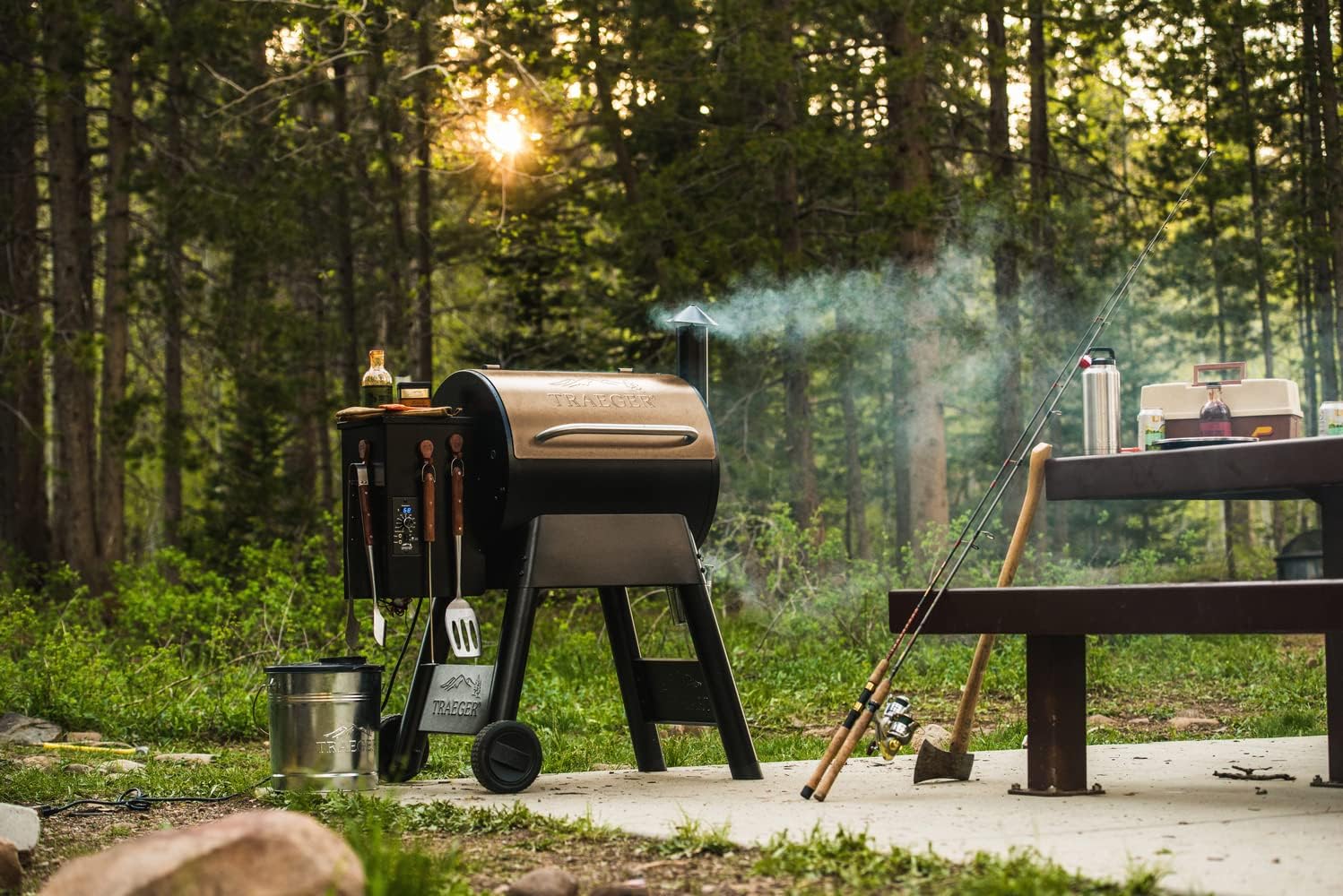 Parrilla y Ahumador Eléctrico de Pellet de Madera Traeger Pro 22, Bronce