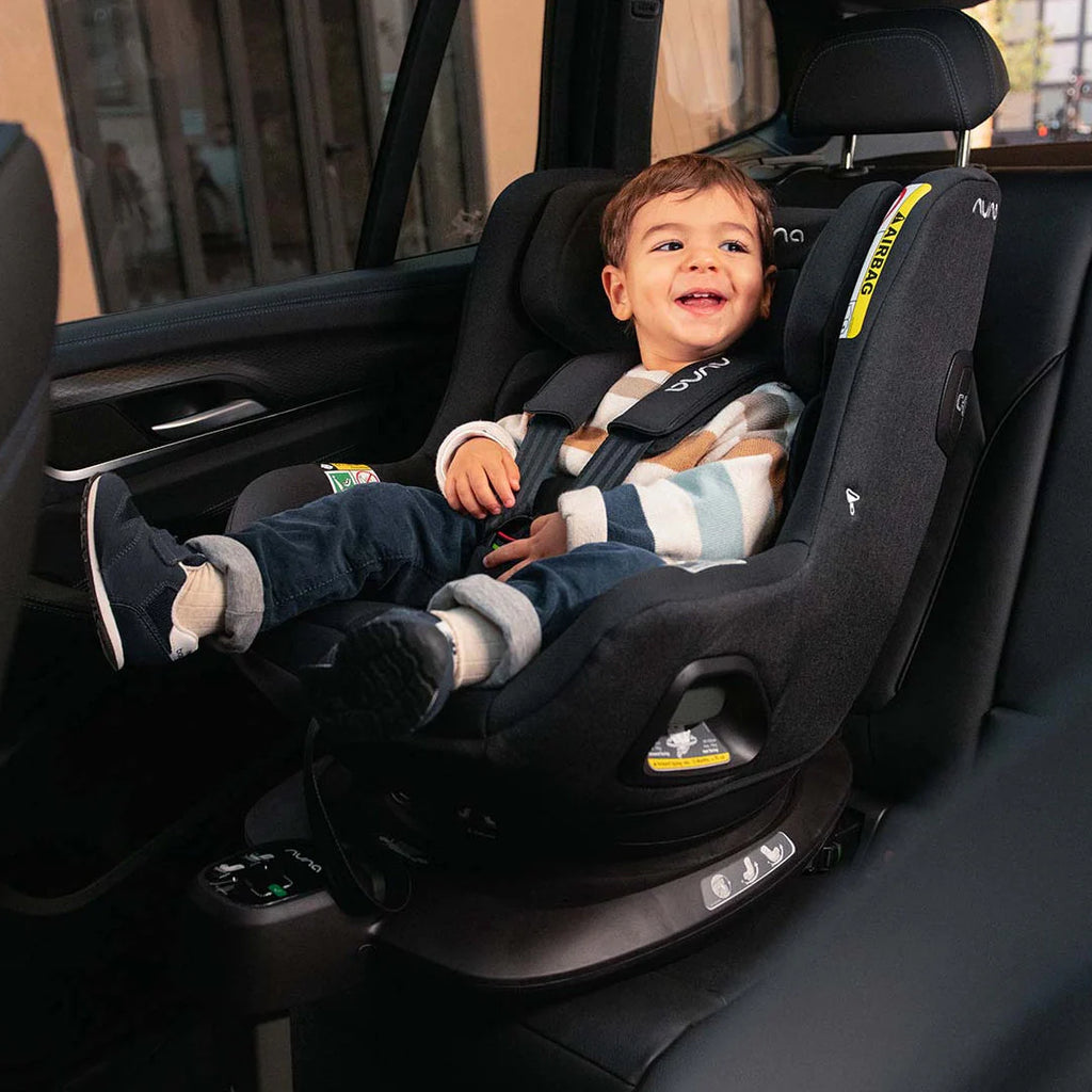 2025 Nuna PRUU Asiento Auto Giratorio – Caviar