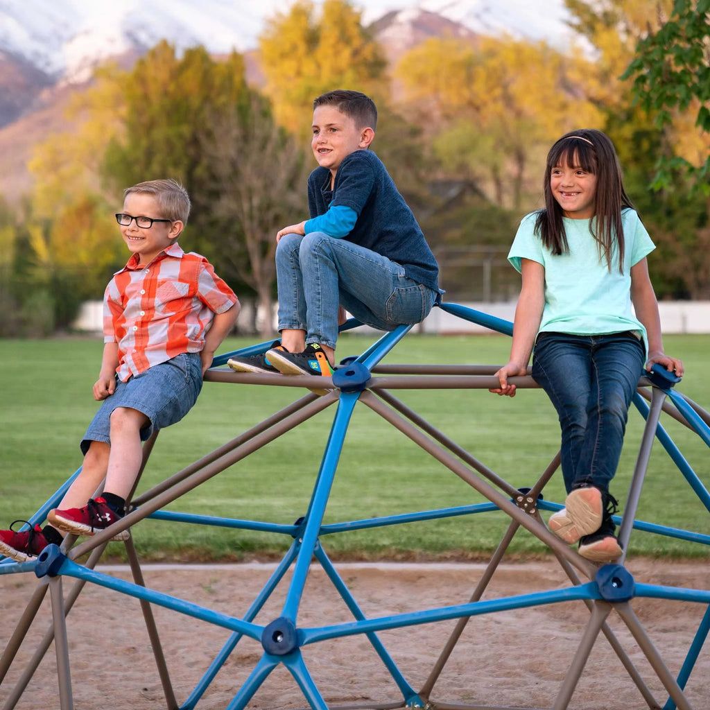 Lifetime Cúpula para Escalar al Aire Libre para Niños, 4.5 pies de Alto x 9 pies de Ancho, Azul y Marrón (90939)