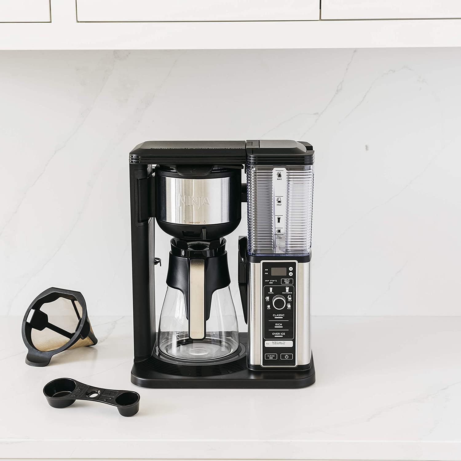 2025 Cafetera Especialidad Ninja con Jarra de Vidrio de 50 Oz, Acabado en Negro y Acero Inoxidable