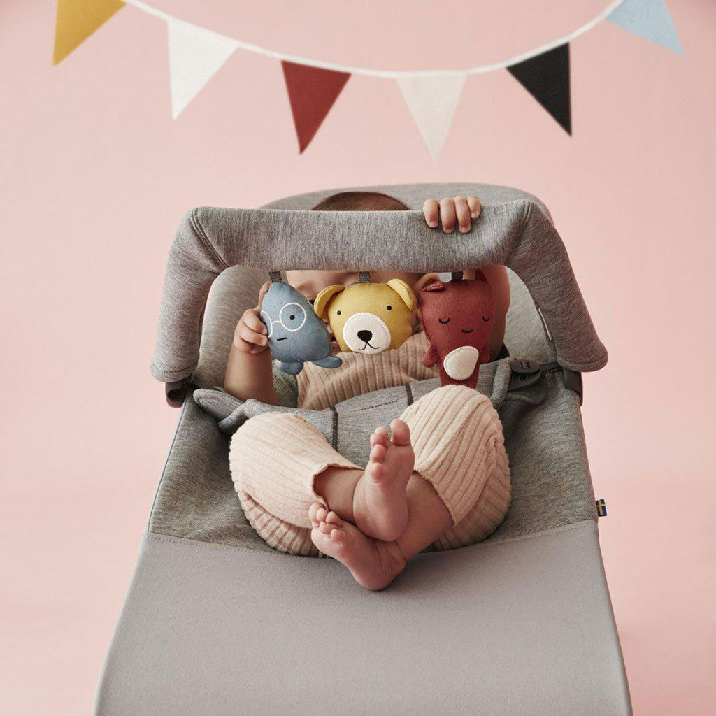 Hamaca BabyBjorn Bliss + Barra de Juguetes - Soft Friends