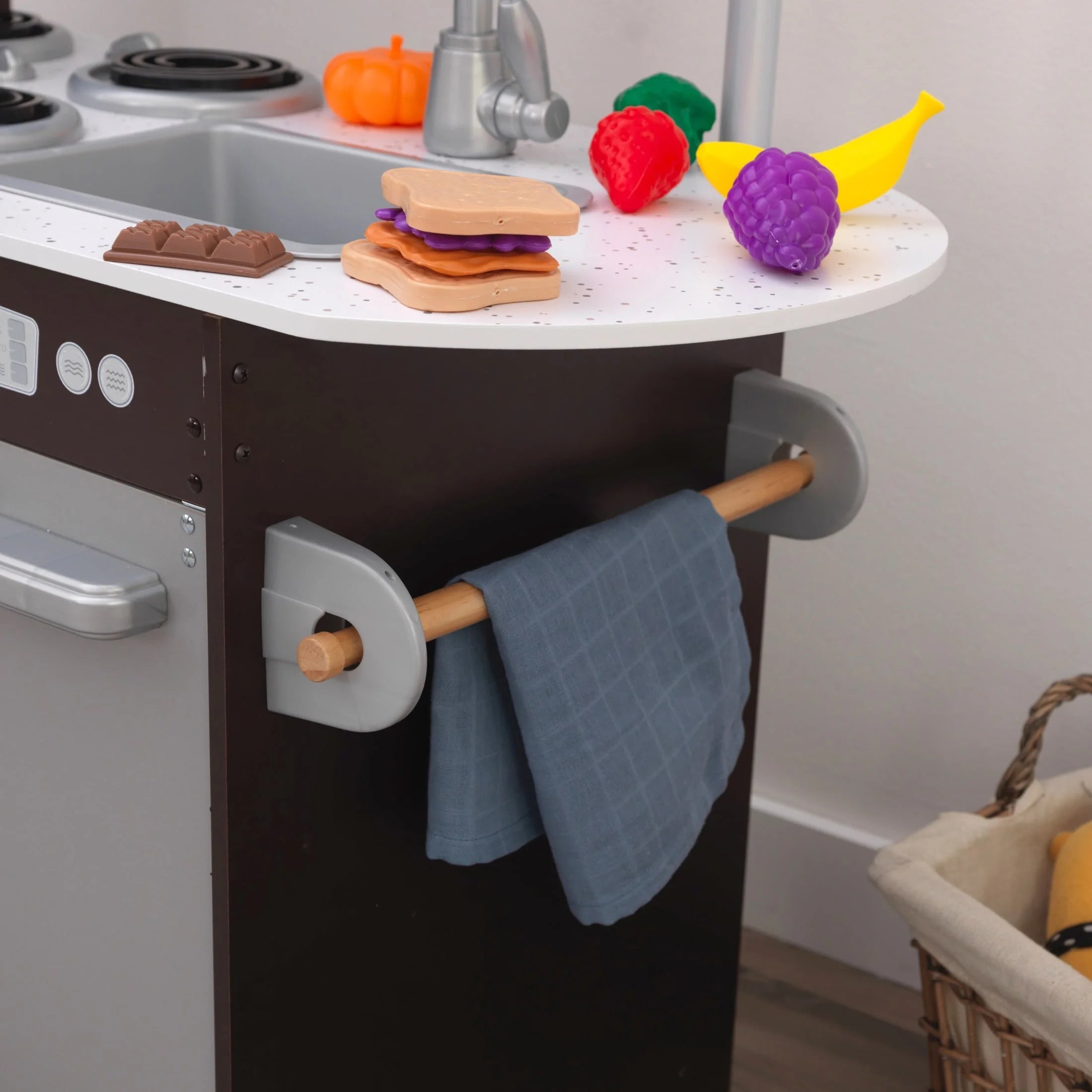 2025 Cocina de Juguete KidKraft Uptown Espresso de Madera con 30 Accesorios de Comida