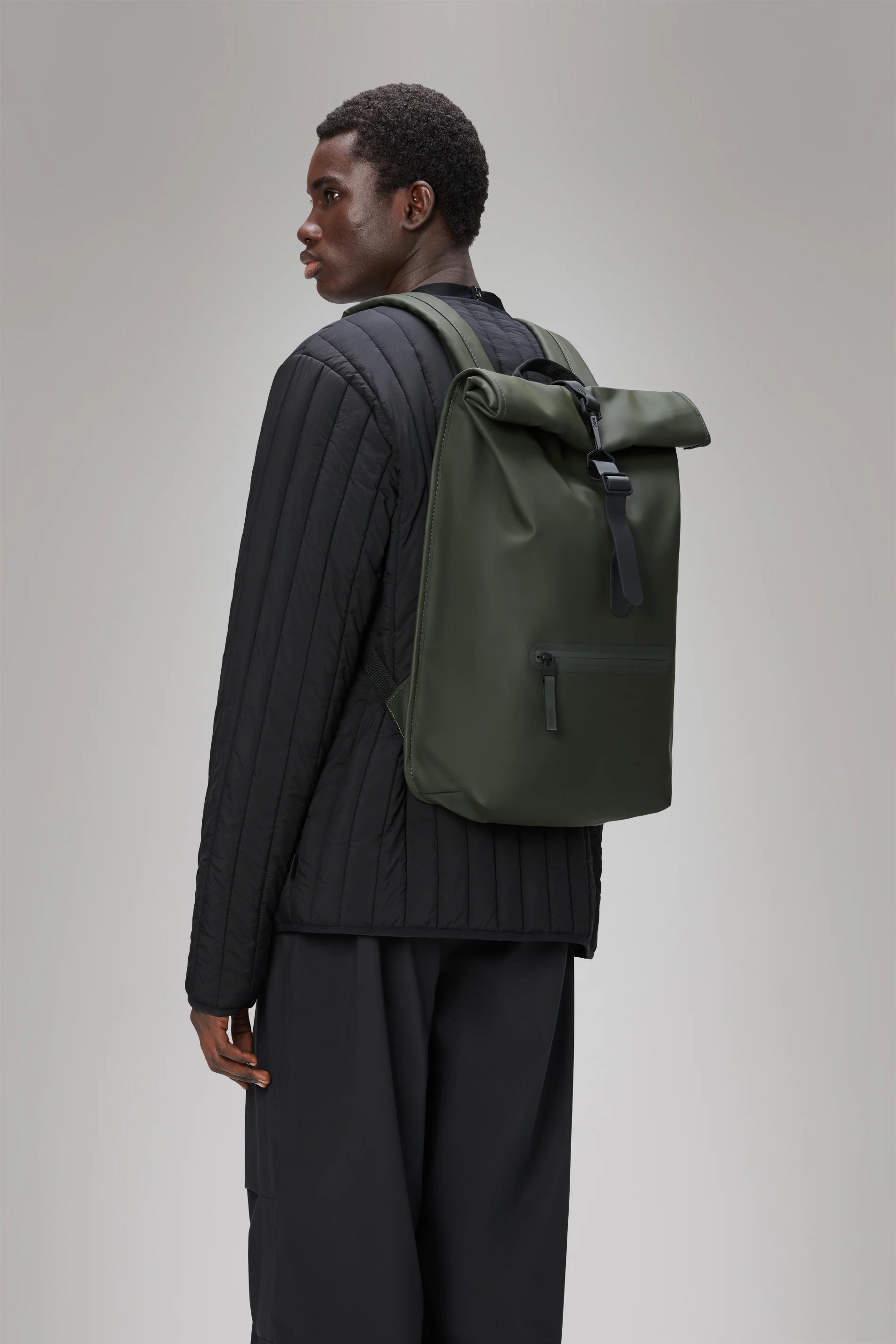 2025 Mochila Rolltop – Mochila Urbana Impermeable con Cierre Enrollable, Compartimento Lateral para Portátil y Correa de Pecho Segura