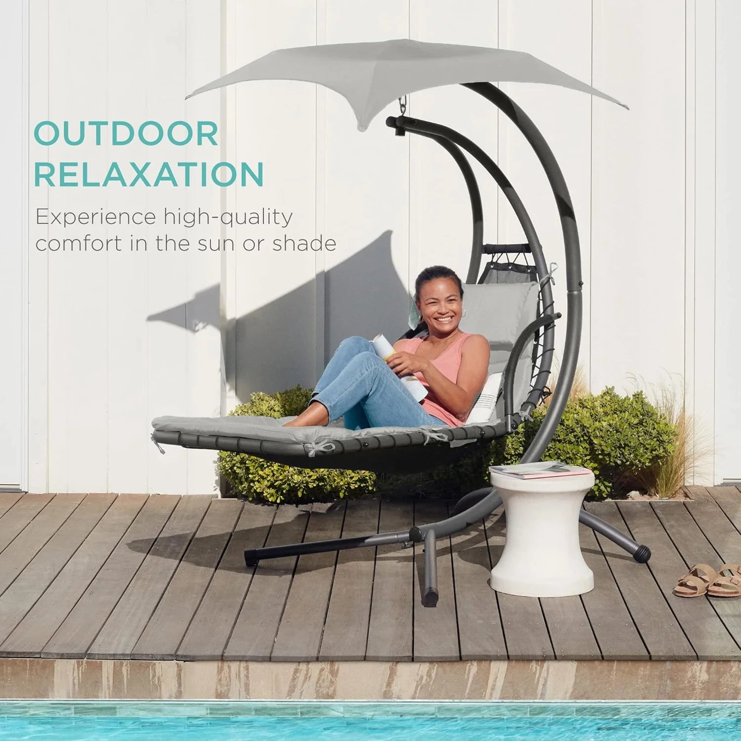 Chaise Longue Suspendue de Exterior Best Choice Products – Silla Balancín Curvada de Acero con Cojín Integrado y Toldo Desmontable – Gris Carbón