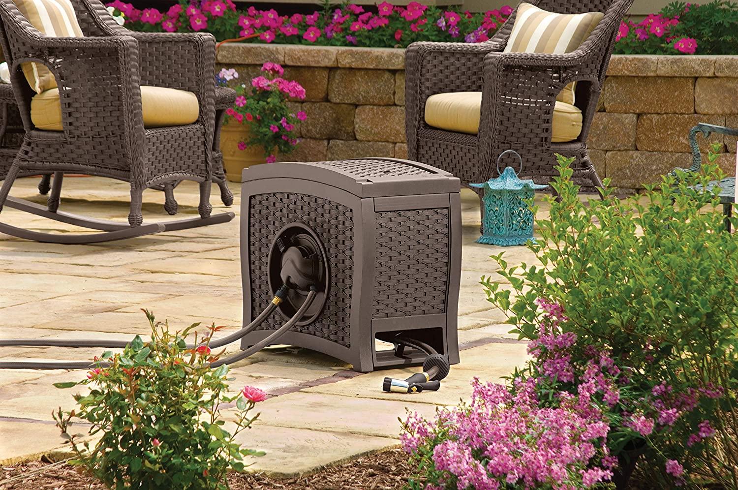 Suncast Aquawinder Carrete para Manguera de Jardín en Estilo Ratán de 125' – Ligero, Portátil, Enrollador Automático de Agua Sin Esfuerzo – Color Java