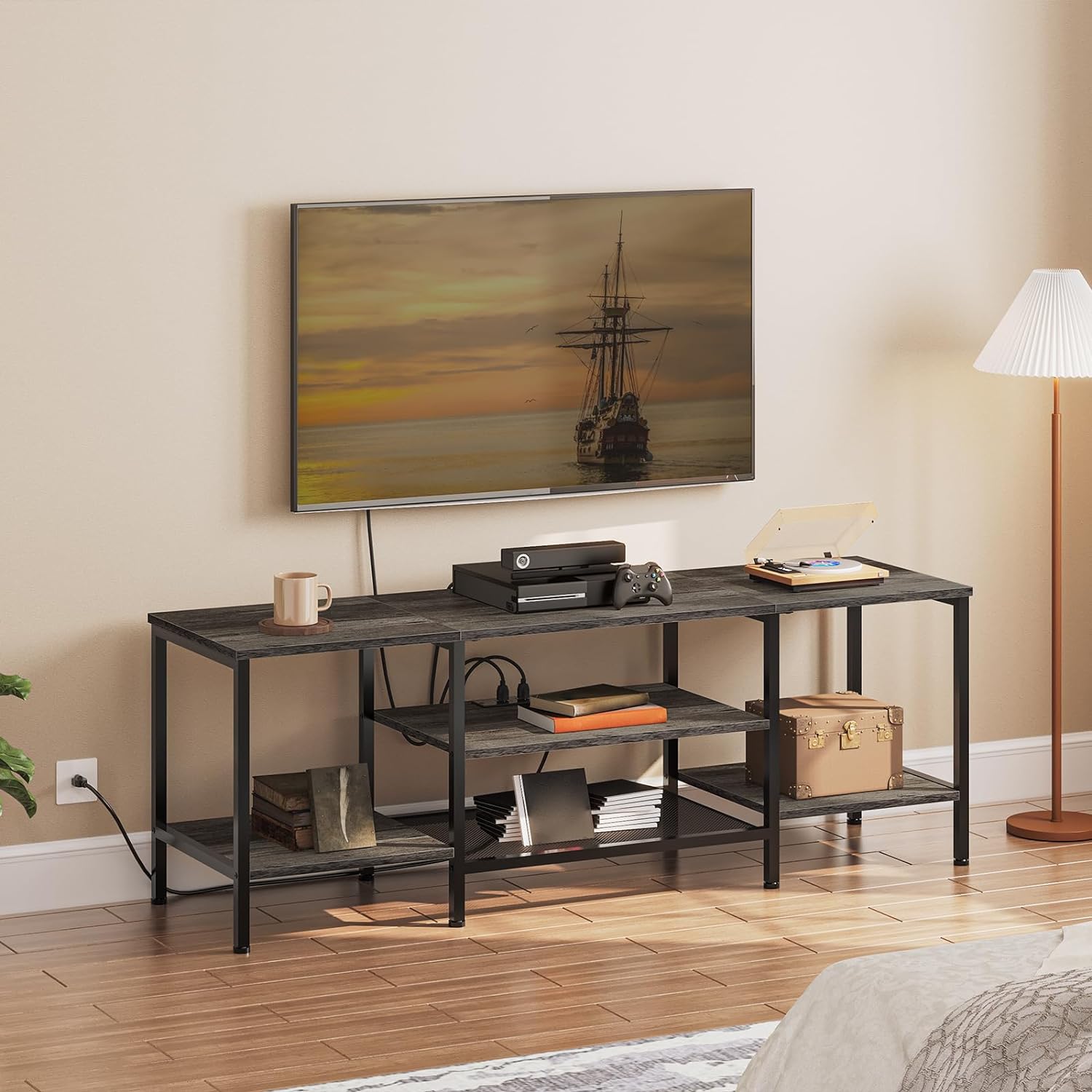 Mueble para TV con Enchufes Integrados para TVs de hasta 75 Pulgadas, Mesa Consola con Estantes Abiertos, Centro de Entretenimiento Industrial para Sala o Dormitorio, Color Marrón Rústico y Negro BF60DS01