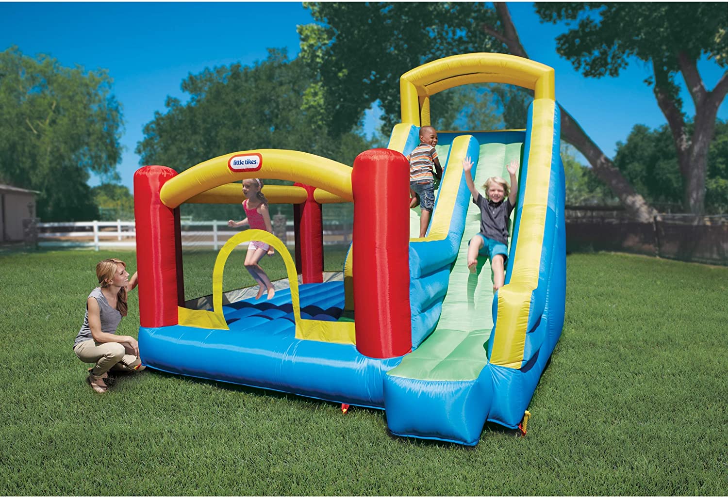 2025 Little Tikes Resbaladilla Inflable Gigante y Salta-Salto