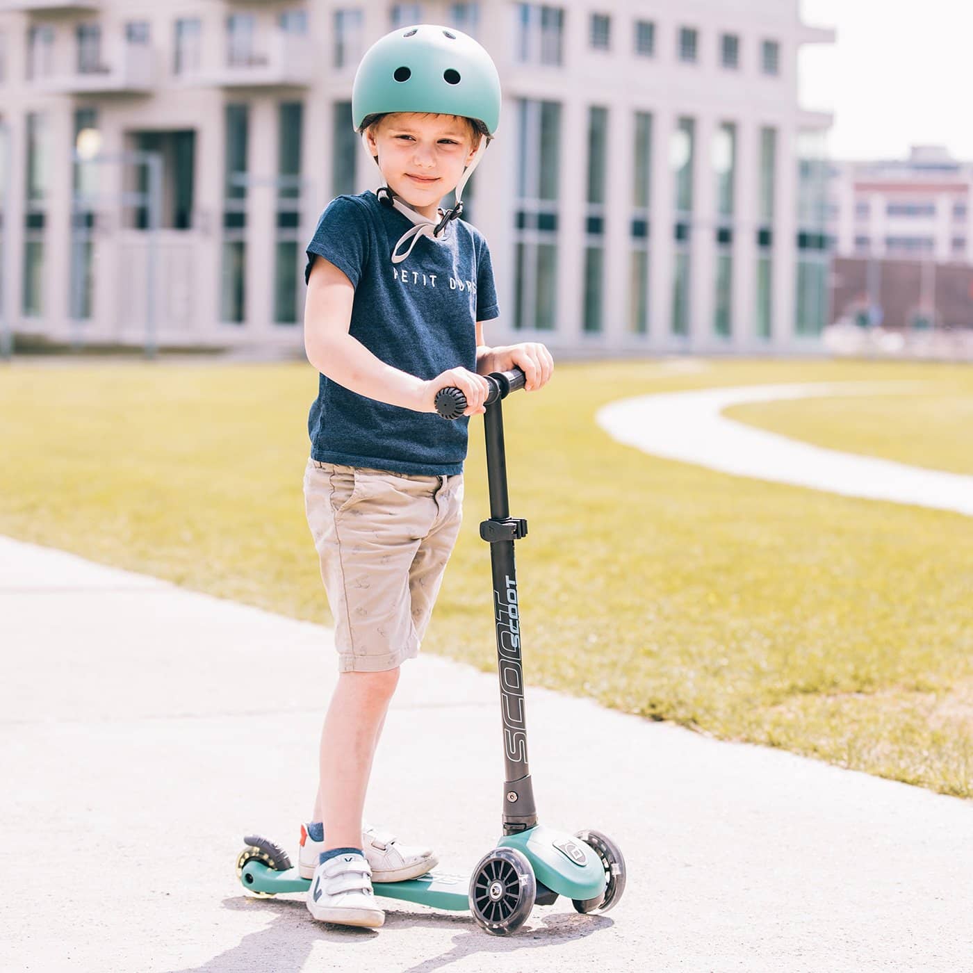2025 Scoot and Ride Patinete – Highwaykick 3 LED – Forest