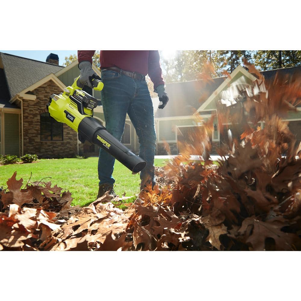 Soplador a Batería Inalámbrico RYOBI Whisper Series 40V Brushless con Motor Sin Escobillas, Velocidad de 125 MPH y Flujo de Aire de 550 CFM, con Batería de 4.0 Ah y Cargador RY40470