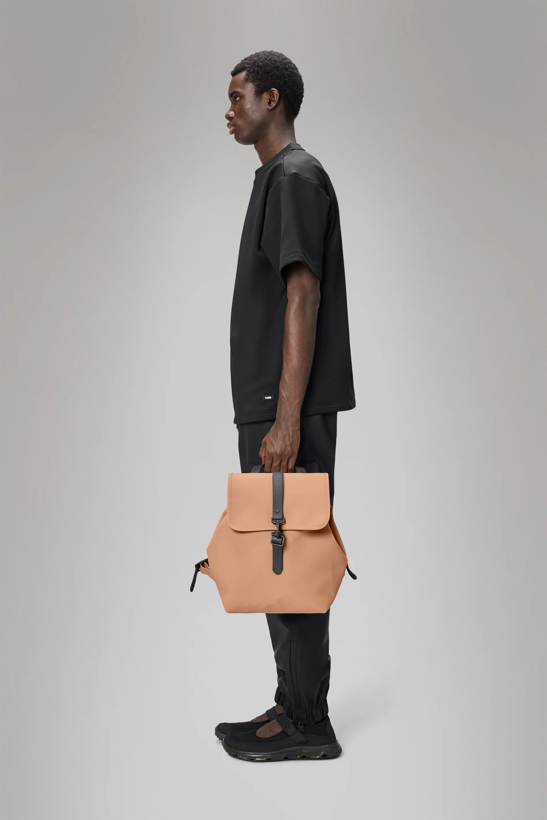 2025 Bucket Backpack – Mochila Retro Repelente al Agua con Cierre de Cordón – Tejido PU – Gran Compartimento Principal y Bolsillo Trasero – Diseño Minimalista