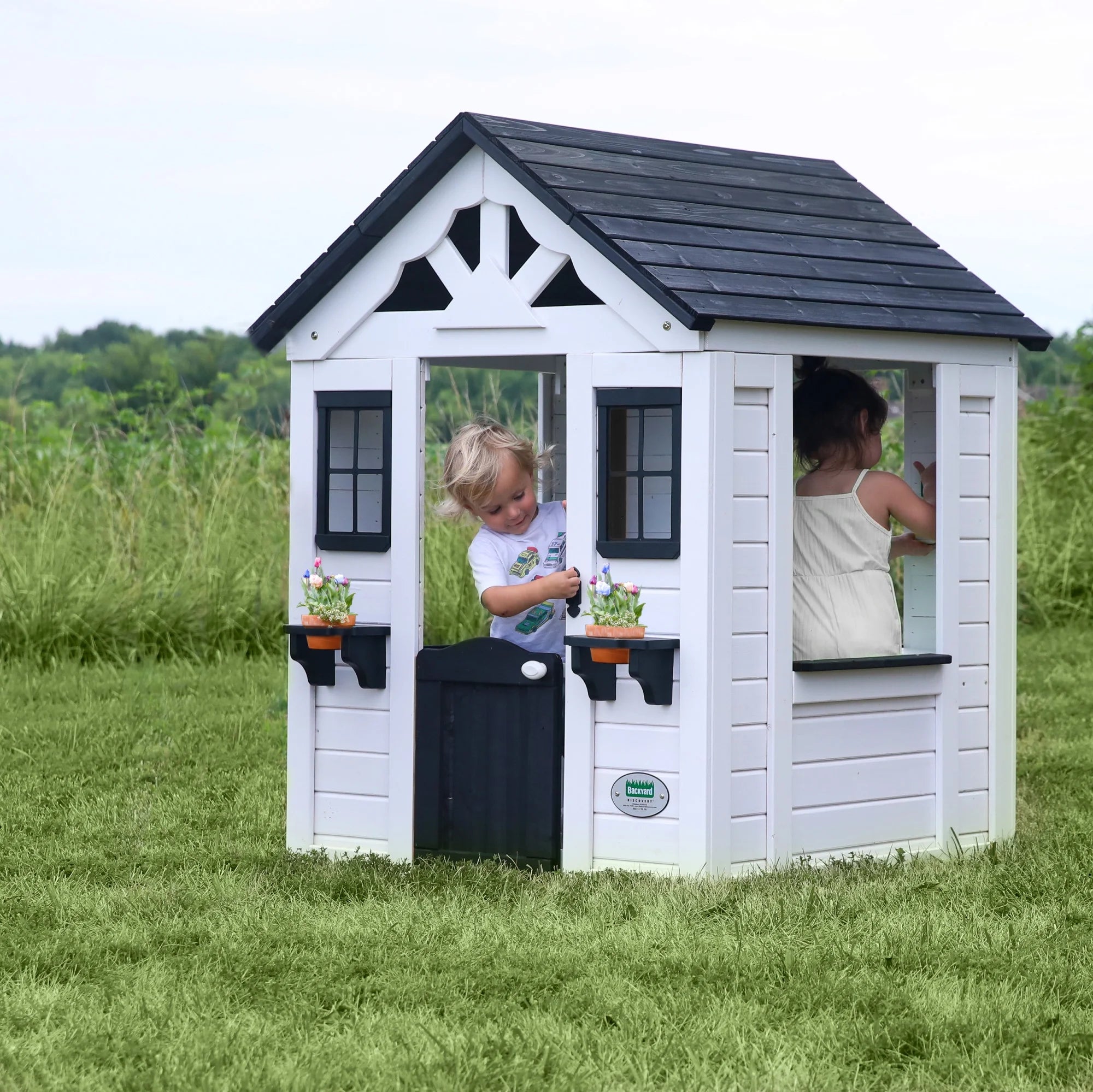 Casita de Juegos Backyard Discovery Sweetwater – Blanca