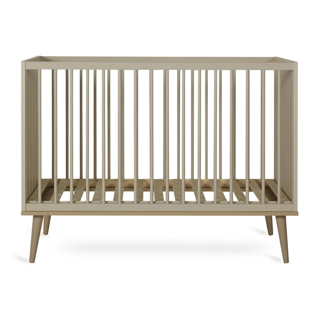 2025 Cuna Quax Flow – 60x120 cm | Greige y madera de haya | Altura ajustable, certificación FSC | Con somier, sin colchón