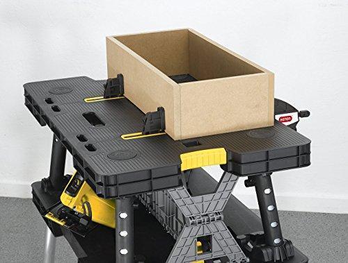 Keter – Mesa de Trabajo Plegable para Banco de Sierra de Ingletes, Herramientas y Accesorios de Carpintería con Abrazaderas de Madera de 12 Pulgadas Incluidas – Almacenamiento Fácil para el Garaje, Negro/Amarillo