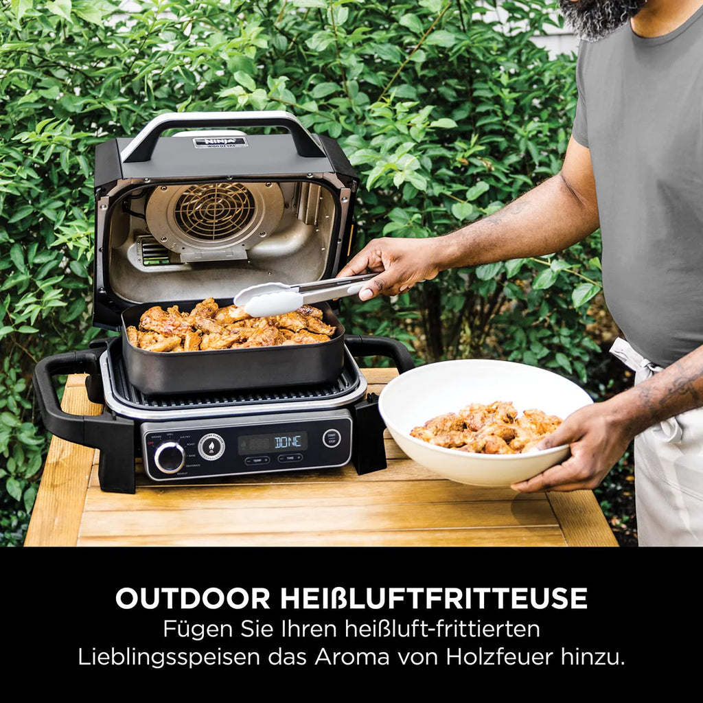 2025 Ninja Woodfire Grill Eléctrico & Ahumador & Freidora de Aire, Parrilla Exterior 7 en 1, Air Fry, Ahumado, Asado, Cocción, Resistente a la Intemperie, Antiadherente, Portátil, Eléctrico, Gris/Negro OG701EU