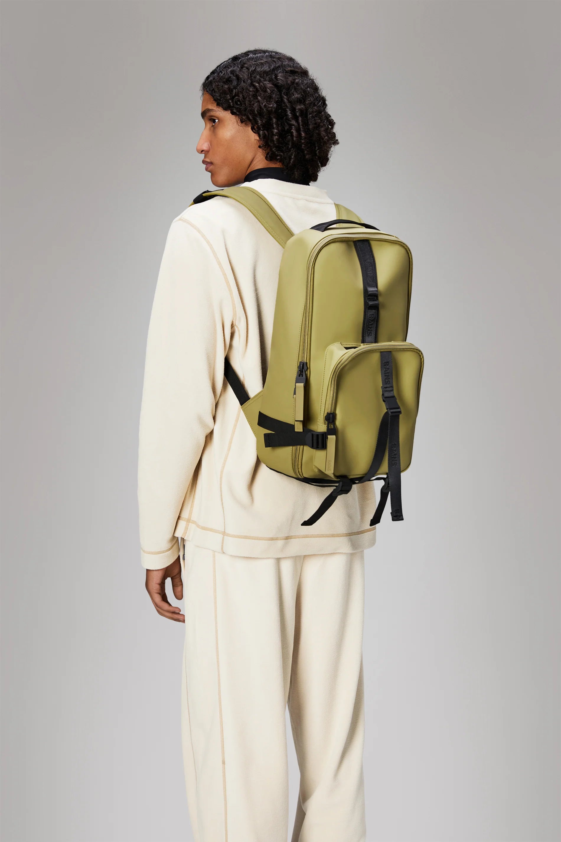 2025 Trail Rucksack – Mochila para Portátil Repelente al Agua (15") con Diseño Deportivo y Correas de Compresión – Dos Compartimentos Principales y Revestimiento PU – Para Uso Diario y al Aire Libre