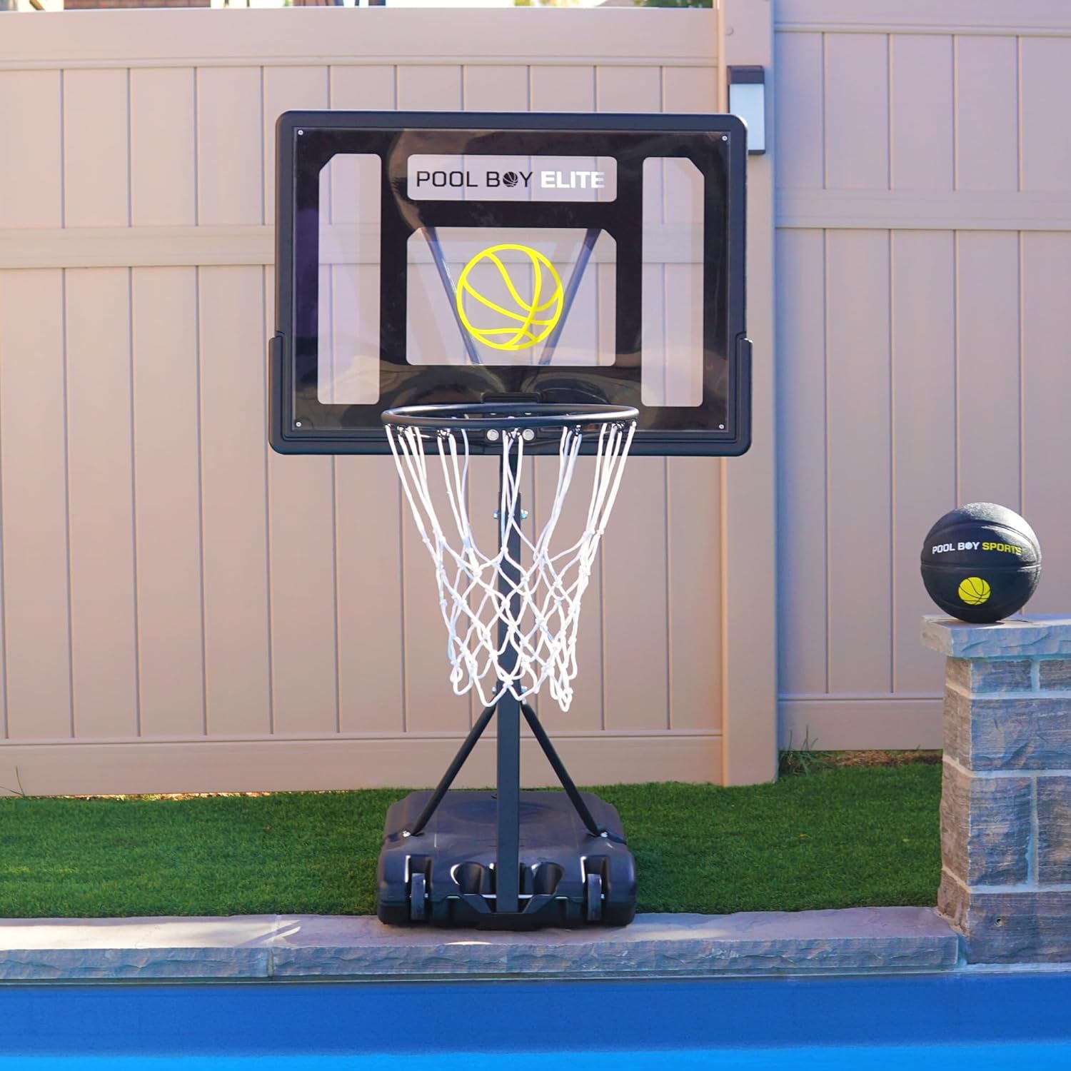 All-In-One Aro de Baloncesto para Piscina – Incluye Balón Compuesto, Bomba de Aire y Herramientas – Set Resistente en Negro Mate – Canasta Ajustable para el Lado de la Piscina – Para Niños, Adolescentes y Adultos