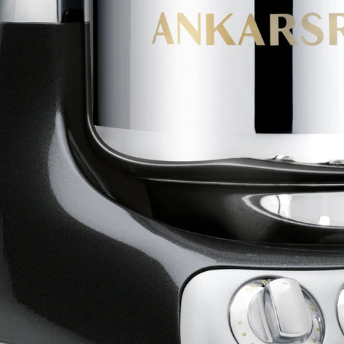 2025 Ankarsrum Assistent Original 6230 – robot de cocina multifuncional con diseño retro, bol de acero inoxidable 7L, motor de 1500W, accesorios variados, fabricación artesanal sueca, garantía de 7 años