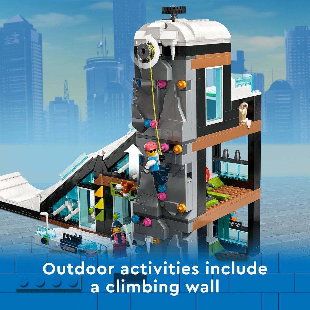 LEGO City Centro de Esquí y Escalada 60366 Set de Construcción, Edificio de 3 Niveles con Pista de Esquí, 8 Minifiguras y 2 Figuras de Animales para Juego Imaginativo de Deportes de Invierno, Idea de Regalo Divertida para Niños y Fans del Esquí