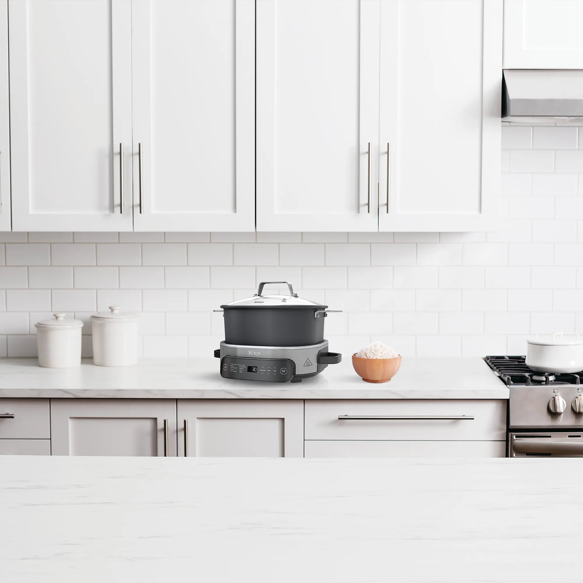2025 Descubre el Ninja® Foodi® PossibleCooker™ Pro – el PossibleCooker™ versátil para el día a día, que reemplaza 10 aparatos y utensilios de cocina.