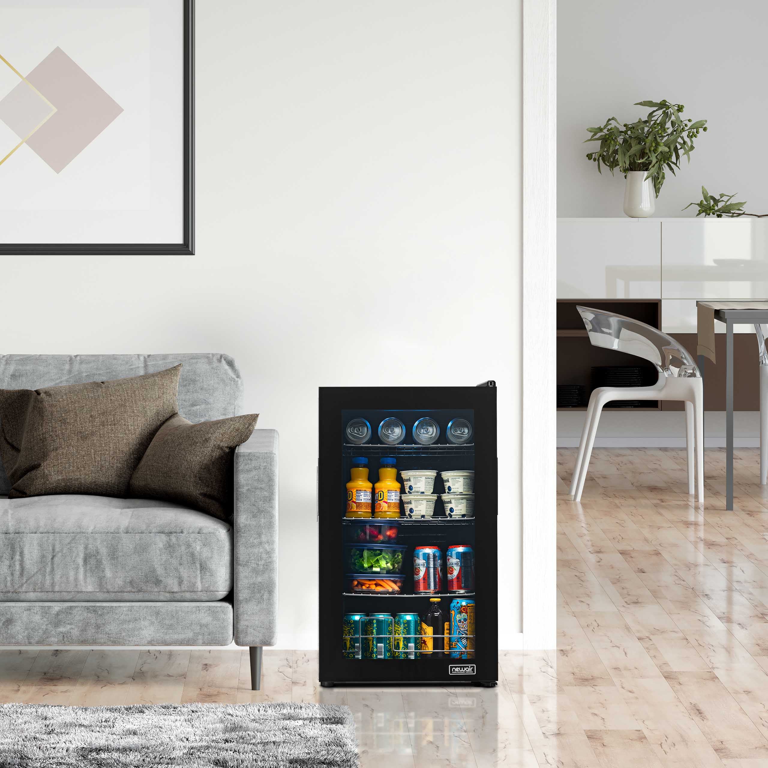 2025 Newair® Edición Limitada Refrigerador de Bebidas Aniversario – 100 Latas – 16,93"