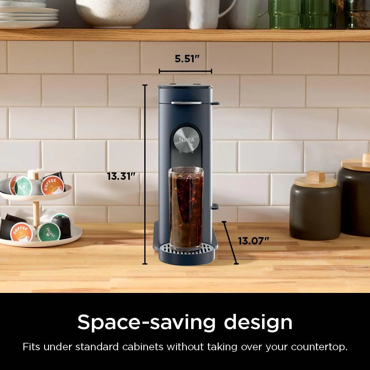 2025 Cafetera de porción individual Ninja Pods & Grounds, compatible con K-Cup, prepara café molido o cápsulas, diseño compacto, depósito de 56 oz, tamaños de taza de 6 oz a 24 oz para viaje, café frío, color piedra, modelo PB041ST