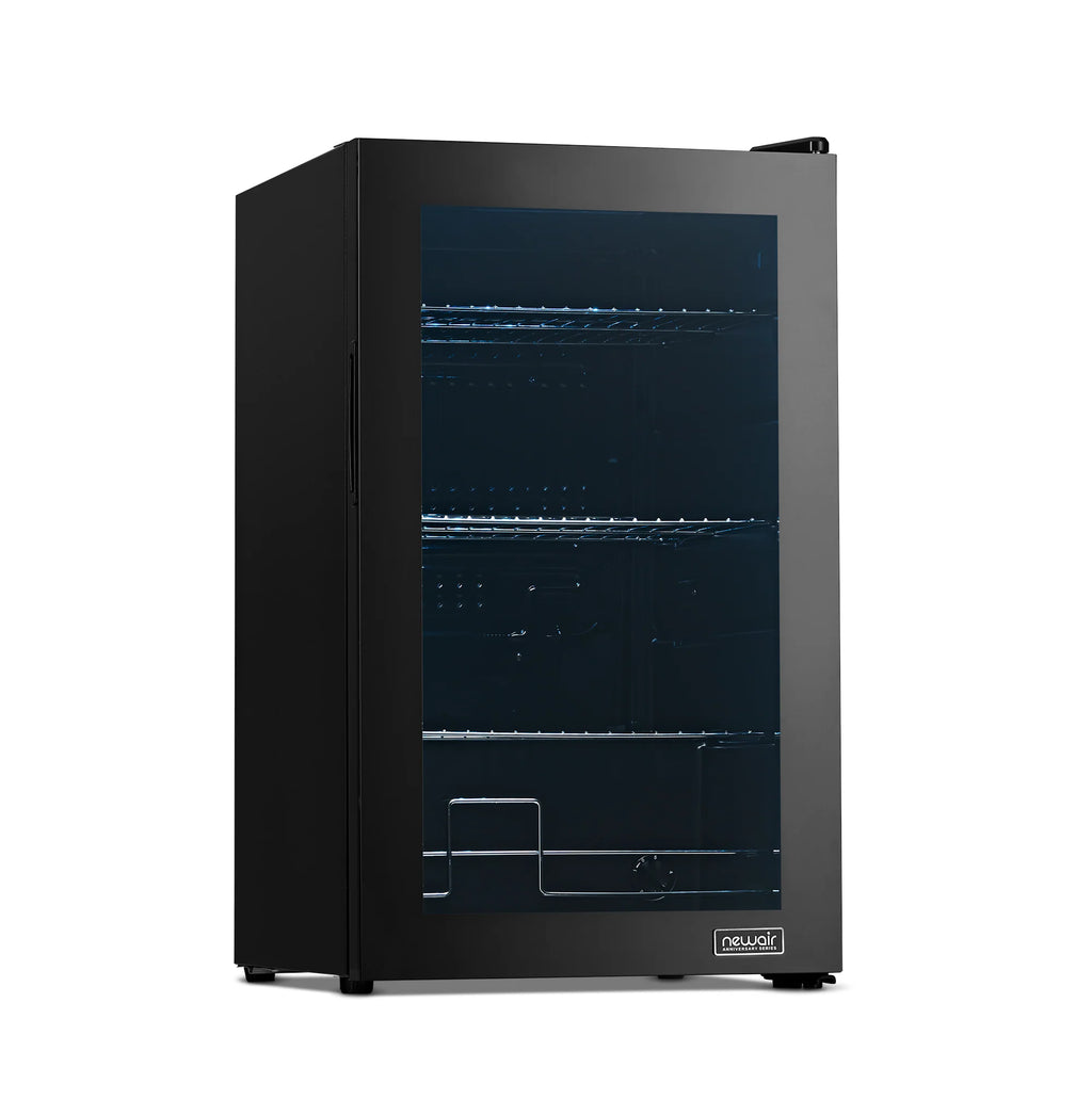 2025 Newair® Edición Limitada Refrigerador de Bebidas Aniversario – 100 Latas – 16,93"