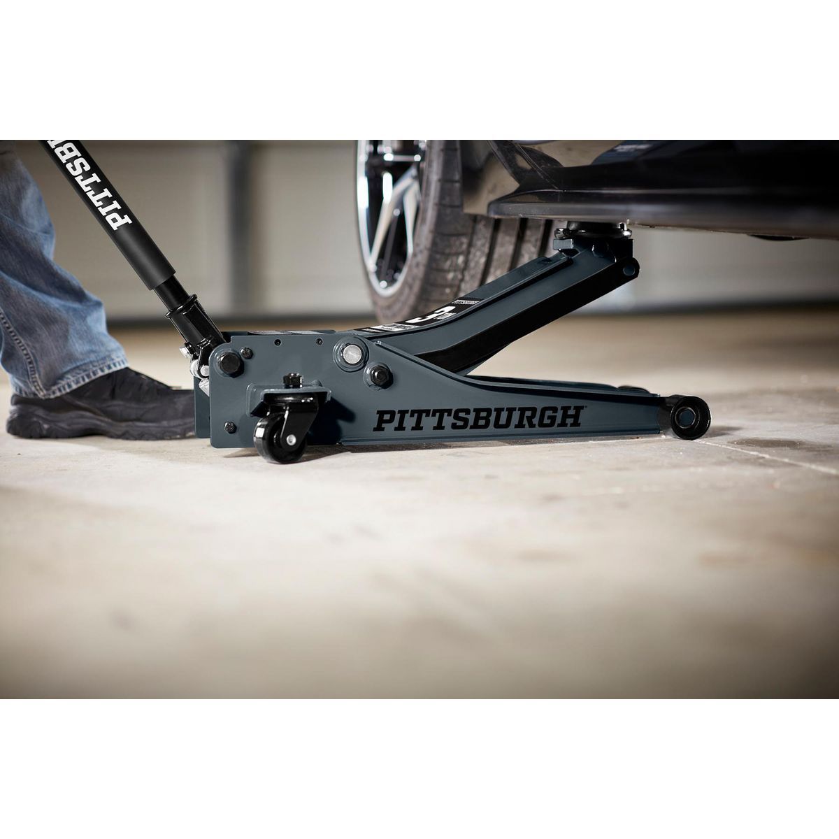 2025 PITTSBURGH Gato hidráulico de piso de perfil bajo de 3 toneladas con bomba RAPID PUMP, color gris pizarra