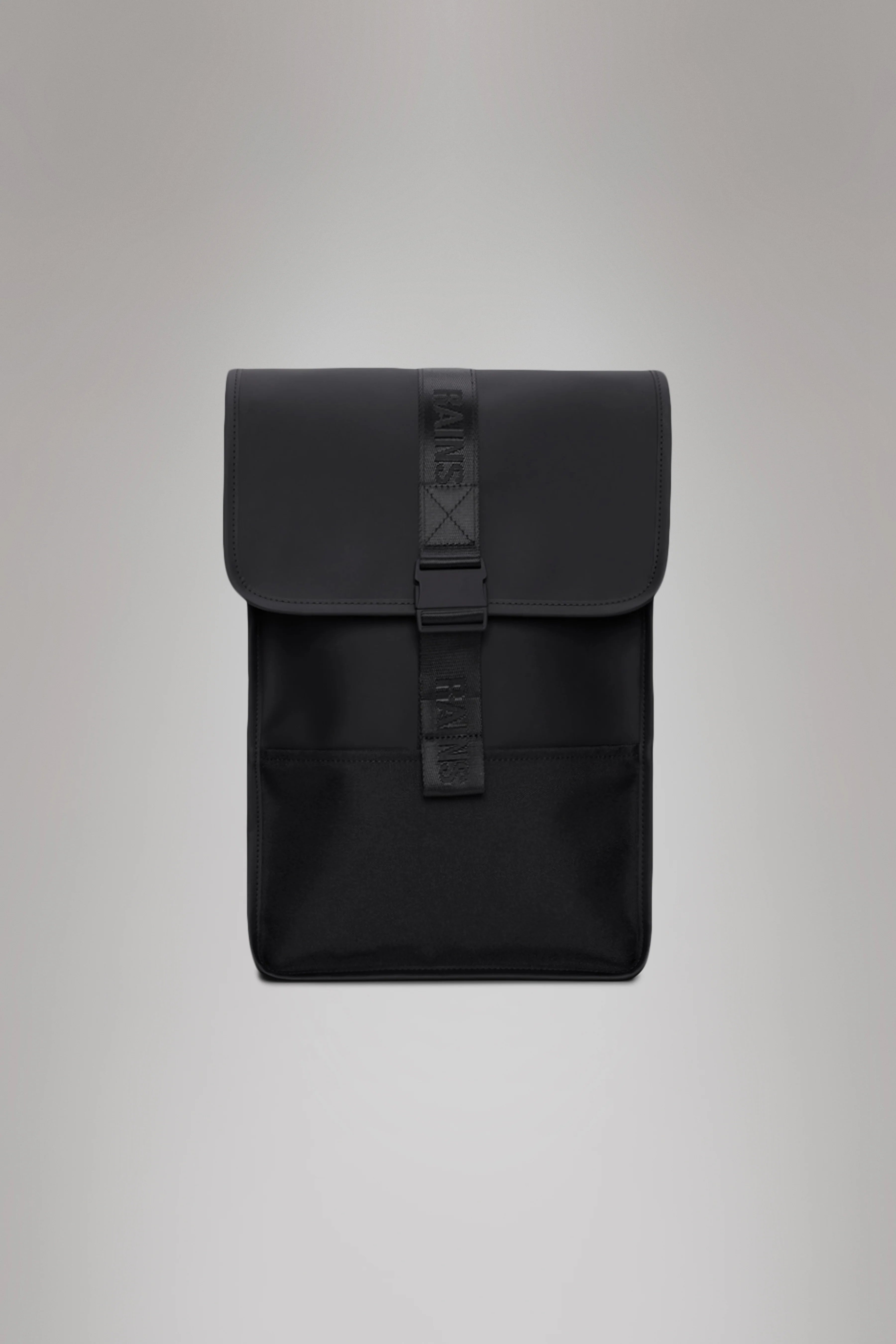 2025 Trail Backpack Mini – Mochila de Día Repelente al Agua (15") con Solapa y Hebilla de Goma – Tejido PU – Compartimento Acolchado para Portátil